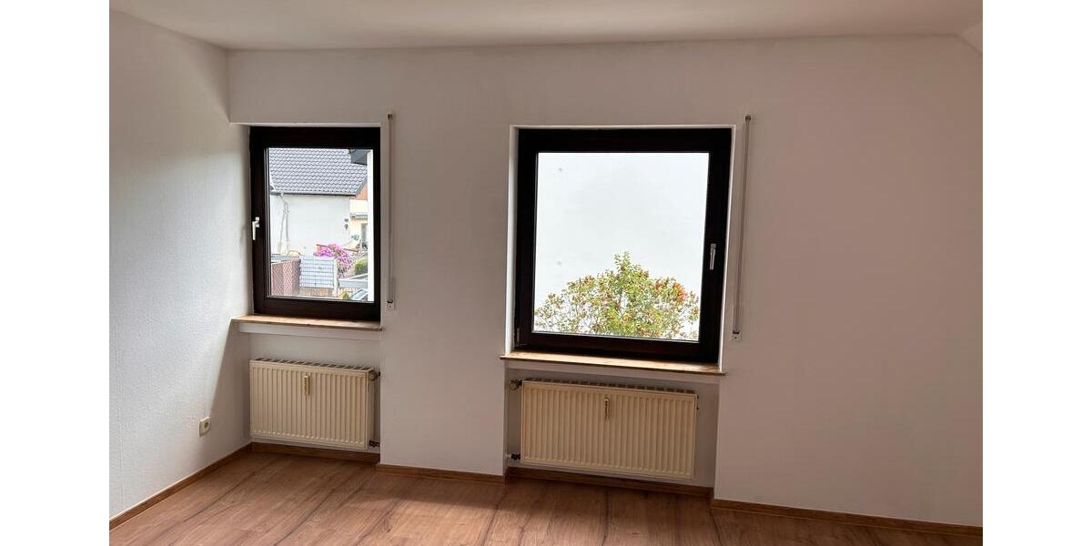 Etagenwohnung Unkel - 3 Zimmer, 95 m&sup2;, 1.300&euro; | Angebot:26585090