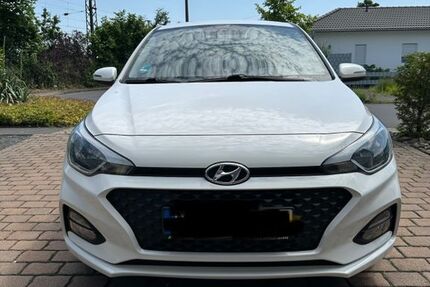 Hyundai i20 112.347 km 8.490 &euro; Bornheim 53332