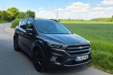 Ford Kuga 176.560 km 13.800 &euro; Köln 50678