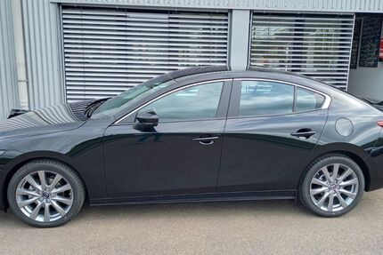 Mazda 3 7.500 km 25.600 € Bonn 53179