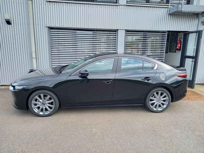 Mazda 3 7.500 km 25.600 € Bonn 53179