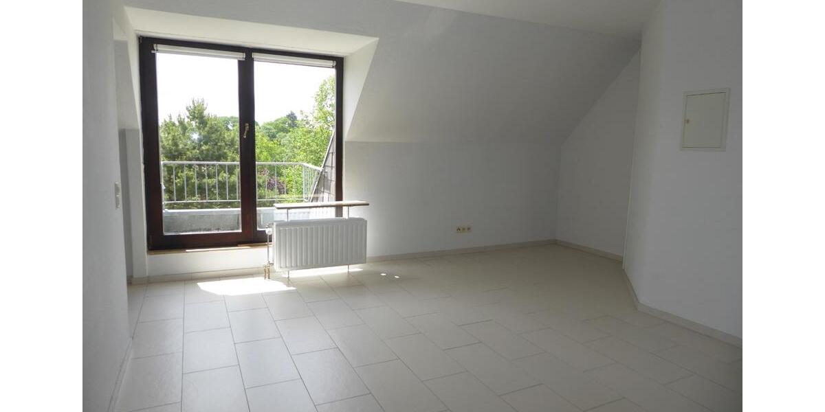 Dachgeschoßwohnung Bonn Auerberg - 1 Zimmer, 30 m&sup2;, 580&euro; | Angebot:26399111