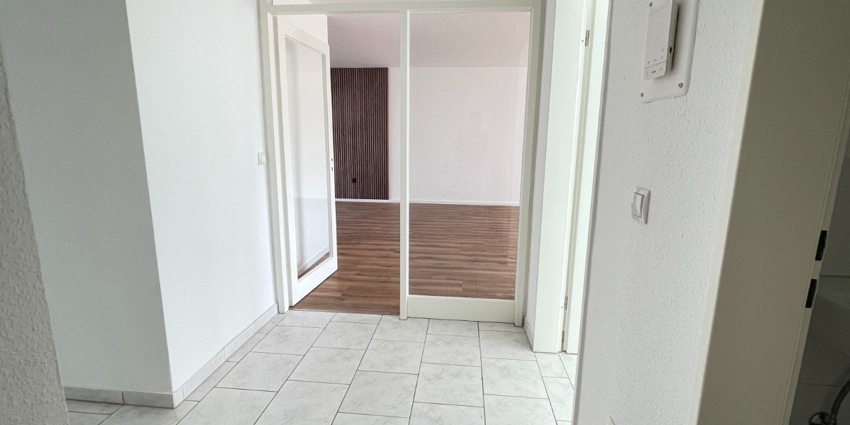 Zentrumsnaher Wohntraum: Frisch sanierte 3-Zimmer-Wohnung mit großem Balkon - Etagenwohnung Siegburg Zentrum | Angebot:26855170