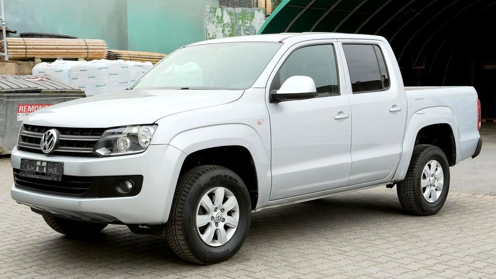 VW Amarok 280.323 km 9.900 &euro; Siegburg 53721