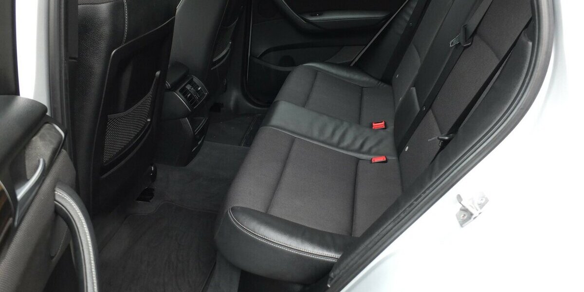 BMW X3 xDrive 20 d XENON NAVI TEILLEDER PDC STEPTRONIC 174.544 km 13.908 &euro; Köln 50858