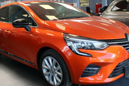 Renault Clio 1.6 E-TECH Hybrid 140 Intens 49.815 km 14.480 &euro; Euskirchen 53881