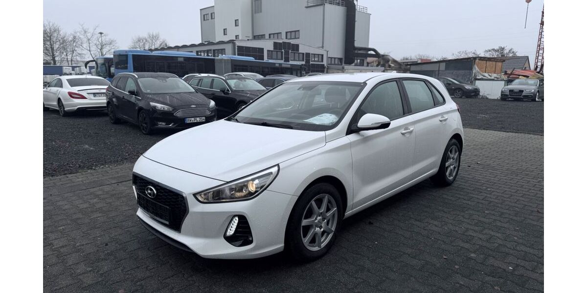 Hyundai i30 121.000 km 9.500 &euro; Rheinbach 53359