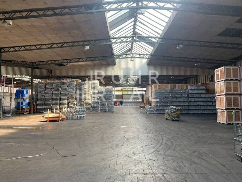Produktionshalle mit Kranbahn | RUHR REAL