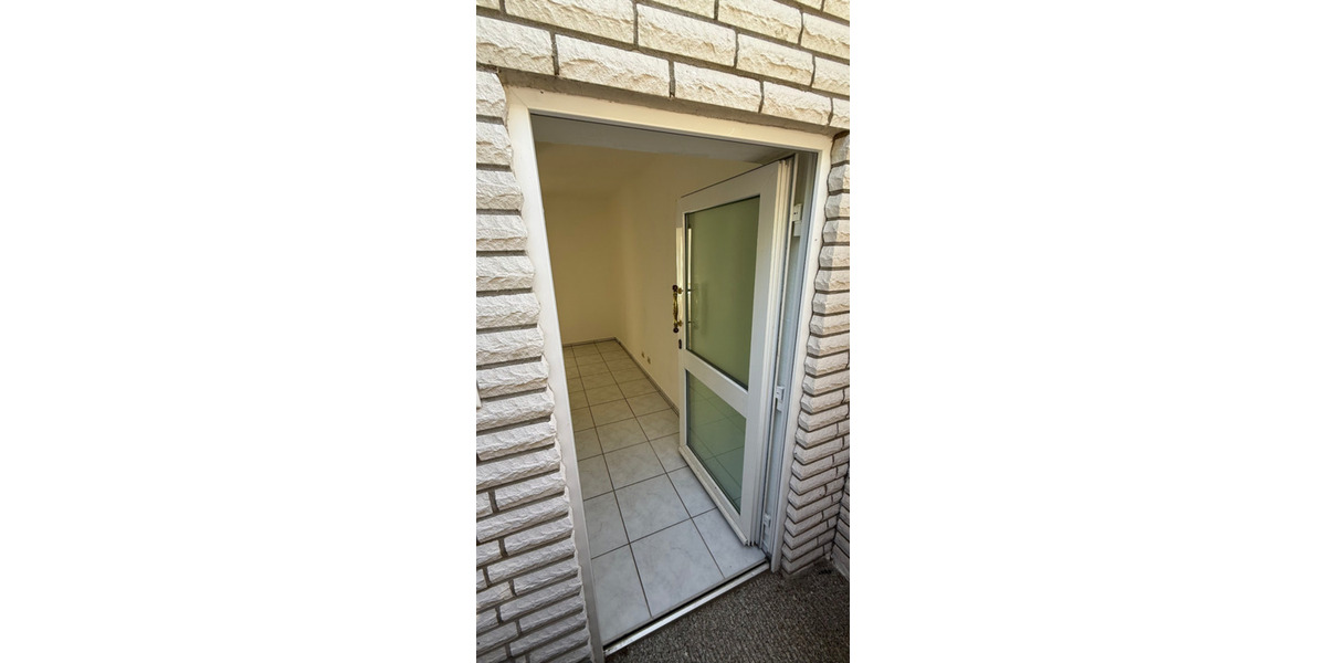 Etagenwohnung Bergisch Gladbach - 3 Zimmer, 70 m&sup2;, 780&euro; | Angebot:25723675