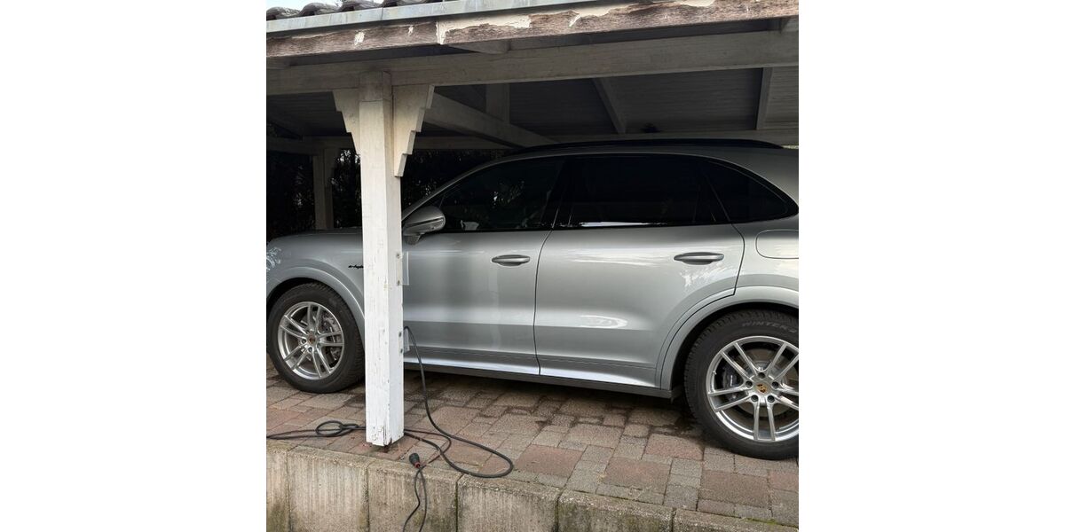 Porsche Cayenne 23.000 km 121.000 &euro; Bornheim 53332