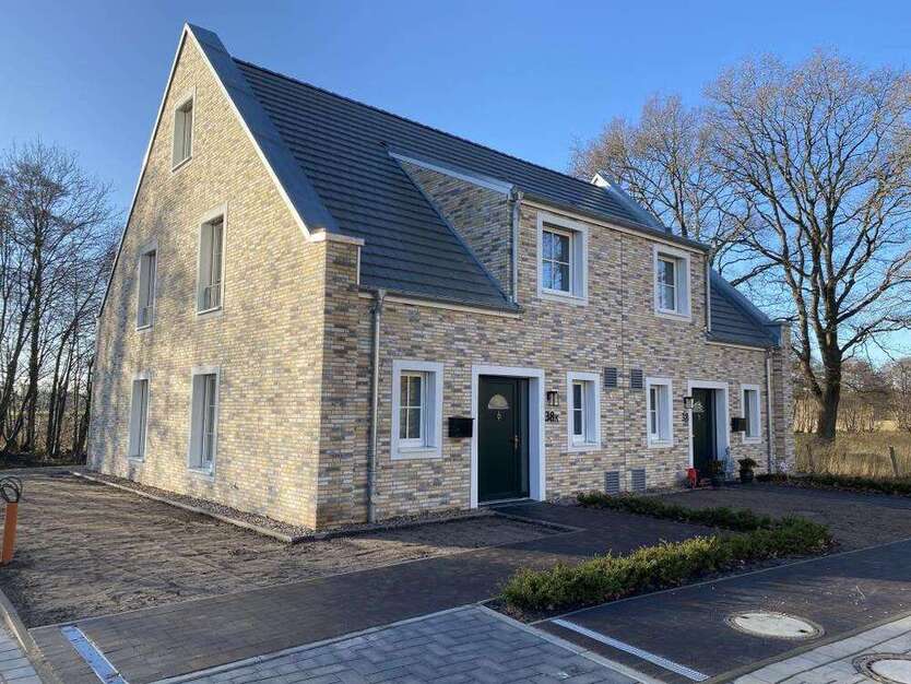 Haus zum Mieten in Elmshorn 1.800 € 118.69 m²
