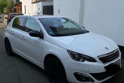 Peugeot 308 93.000 km 7.900 &euro; Köln 50859