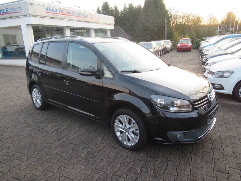 VW Touran 117.000 km 10.500 € Hennef 53773