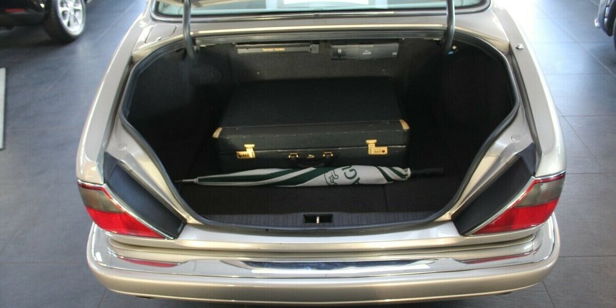 Jaguar XJ 4.0 Lang Automatik - Leder - Schiebedach - 119.865 km 16.980 &euro; Euskirchen 53881