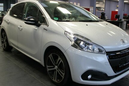 Peugeot 208 Blue-HDi 120 Allure GT Line 133.075 km 8.480 € Euskirchen 53881