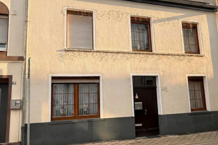 Haus zum Kaufen in Euskirchen 269.000 € 97.5 m² 5 zimmer