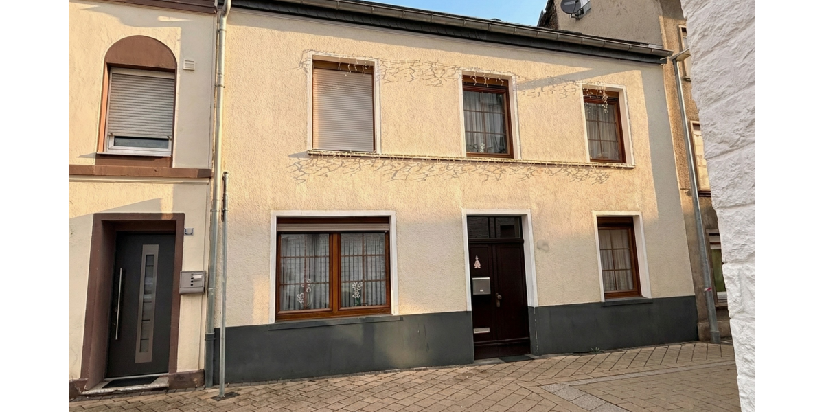 Haus zum Kaufen in Euskirchen 269.000 € 97.5 m² 5 zimmer