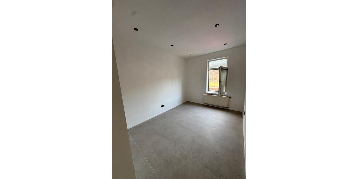 Etagenwohnung Hennef (Sieg) - 3 Zimmer, 80 m&sup2;, 950&euro; | Angebot:25632983