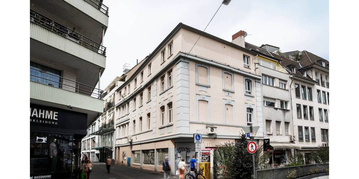 Sanierungsbedürftiges WGH ca. 800 m² gesamt, Fußgängerzone Bonn City, kann leer übergeben werden 1 zimmer