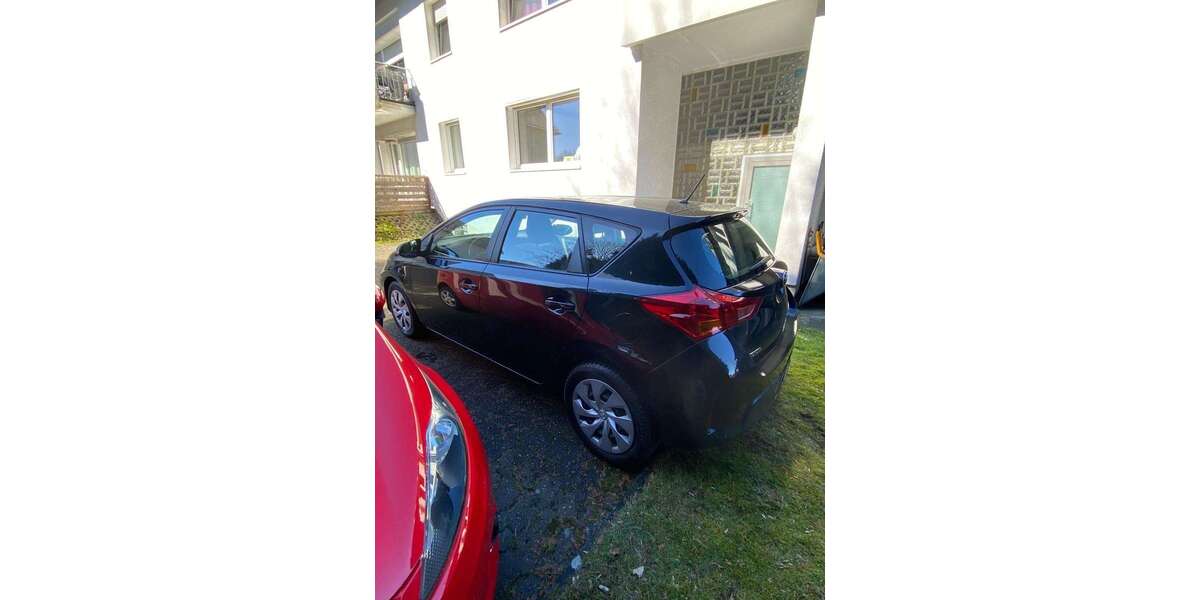Toyota Auris 39.490 km 9.700 &euro; Bergisch Gladbach, Stadt 51467