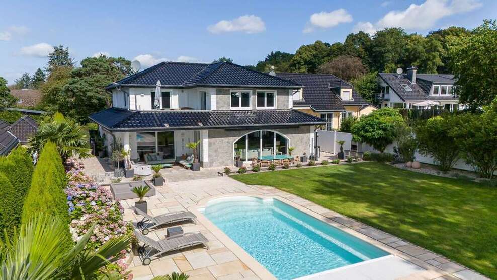 Haus zum Kaufen in Lohmar 1.850.000 € 300 m²