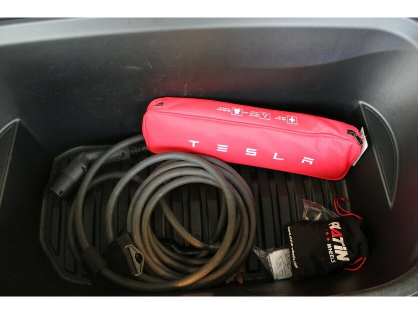 Tesla Model Y RWD 33.530 km 32.980 € Euskirchen 53881