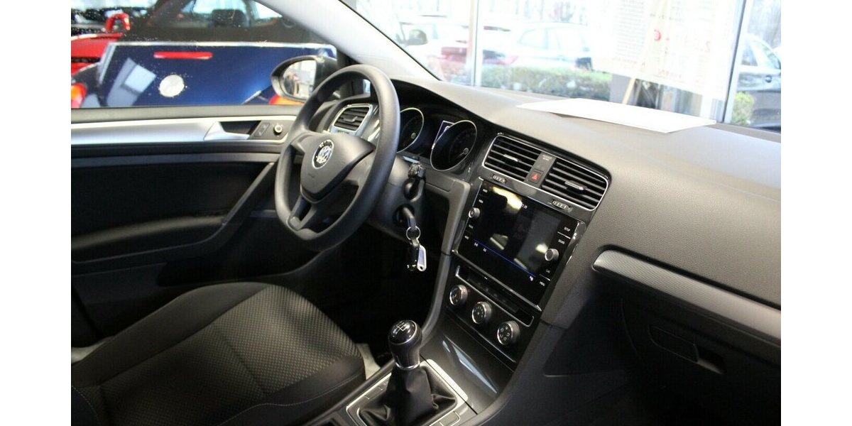 VW Golf 1.0 TSI OPF Trendline 76.316 km 11.480 &euro; Euskirchen 53881