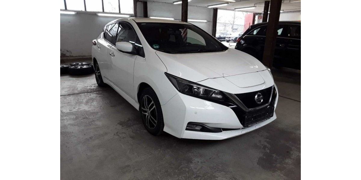 Nissan Leaf 40.498 km 13.440 &euro; Hennef 53773