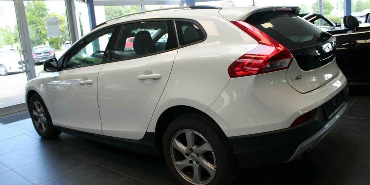 Volvo V40 Cross Country T4 AWD Geartronic 87.986 km 17.980 &euro; Euskirchen 53881