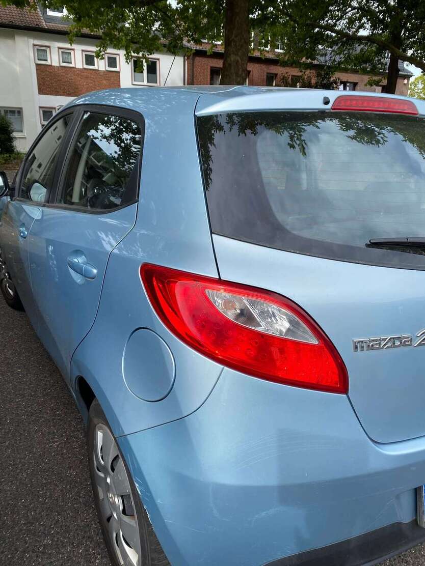 Mazda 2 122.000 km 3.500 € köln 50737