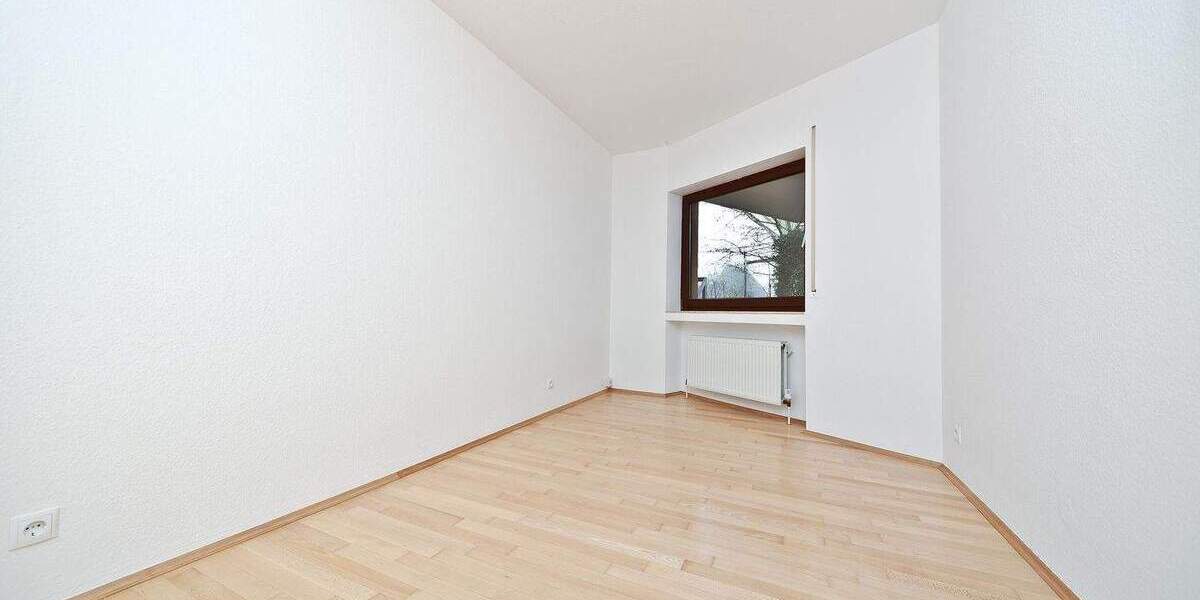 Bungalow Bonn Lannesdorf - 3 Zimmer, 151 m&sup2;, 637.000&euro; | Angebot:25666902