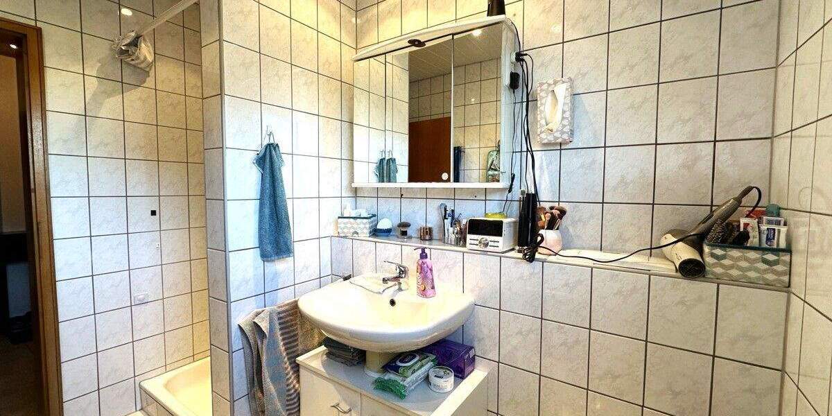 Etagenwohnung Königswinter Ittenbach - 2 Zimmer, 66 m&sup2;, 199.000&euro; | Angebot:25744921