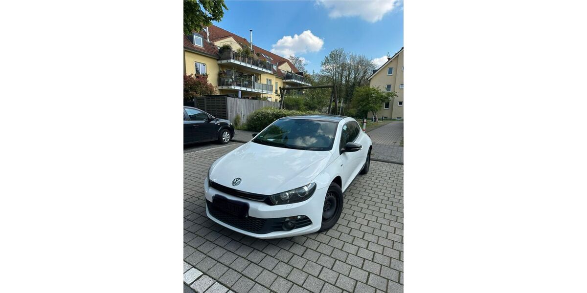 VW Scirocco 125.000 km 7.900 &euro; Köln 50823