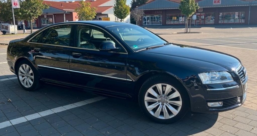 Audi A8 230.000 km 9.300 &euro; Köln 50679