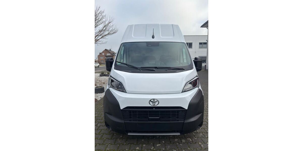 Toyota Proace Max 2.000 km 44.000 &euro; Köln 50823
