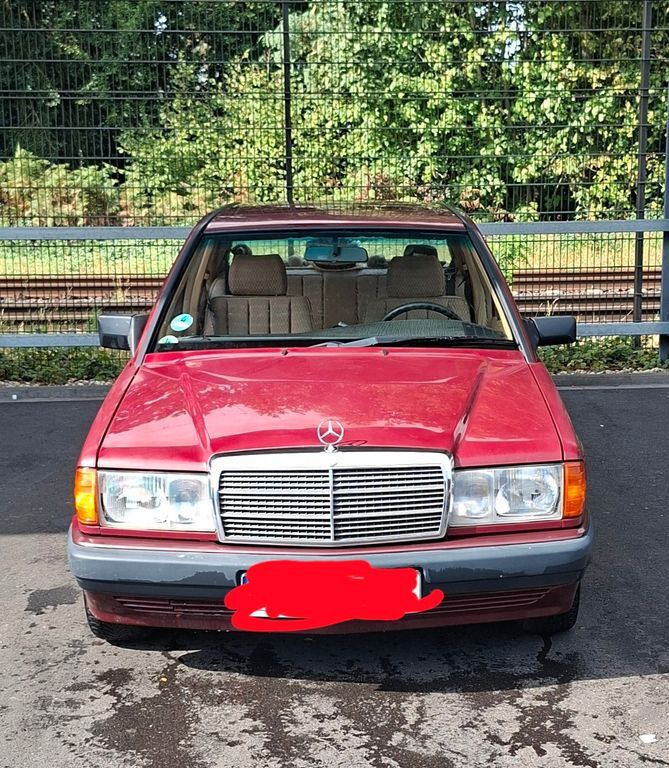 Mercedes-Benz 190 245.533 km 3.000 € Köln 51061