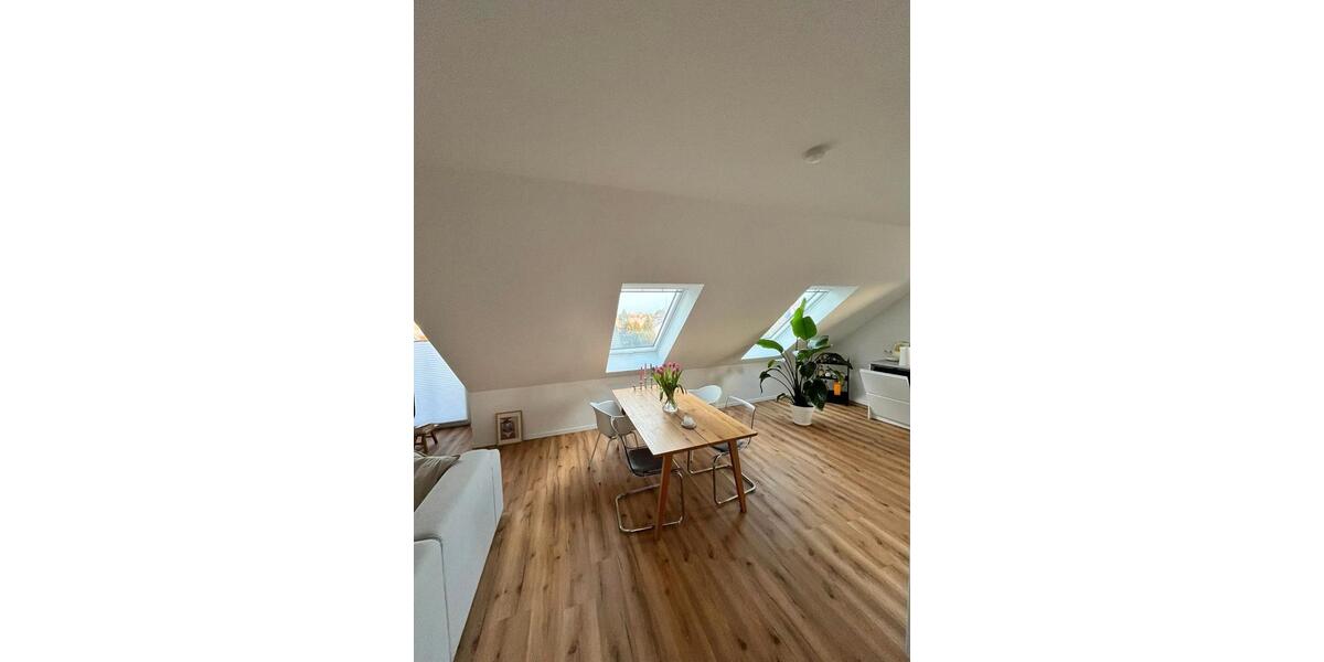 Dachgeschoßwohnung Bornheim - 3 Zimmer, 88 m&sup2;, 1.300&euro; | Angebot:24650087