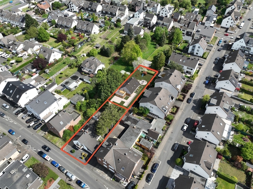 Mit 3D: Ein- bis Zweifamilienhaus in Köln-Wahnheide mit zusätzlichem Grundstück! 6 zimmer