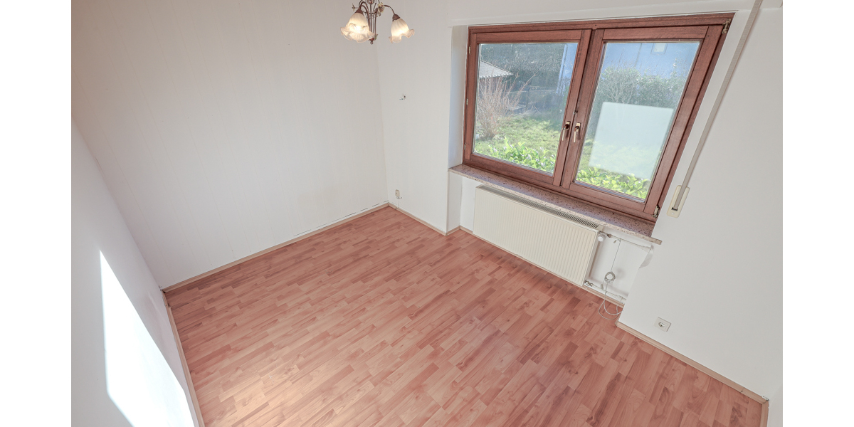 OberpleisBoseroth: Freistehendes EFH mit großem Grundstück, Doppelgarage und herrlichem Ölbergblick - Einfamilienhaus Königswinter Boseroth | Angebot:25882635