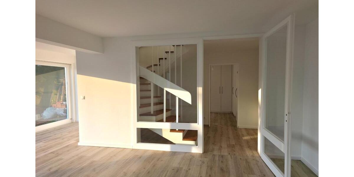 Reihenhaus Wachtberg - 6 Zimmer, 157 m&sup2;, 2.390&euro; | Angebot:25840044