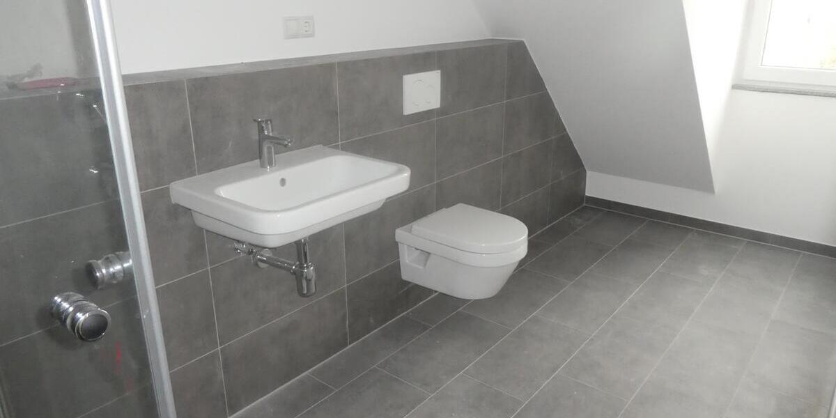 Neue helle Dachgeschoßwohnung mit moderner Heiztechnik im Energiesparhaus Bonn-Endenich - Dachgeschoßwohnung Bonn Dransdorf | Angebot:24049039