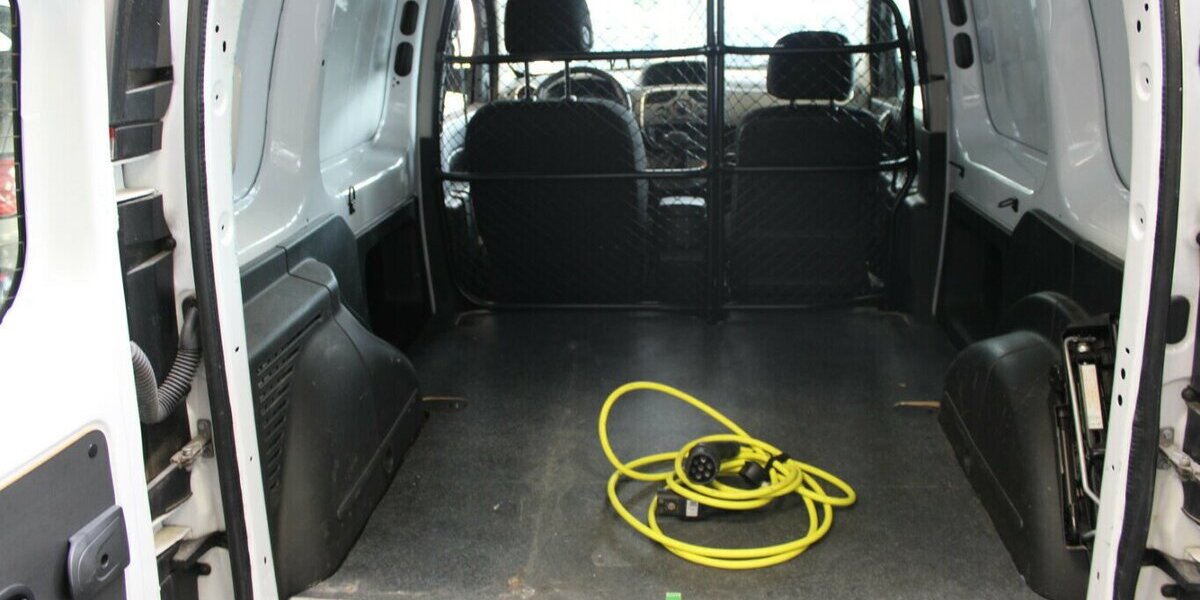 Renault Kangoo Z.E. Kangoo Z.E. Kangoo Z.E. Kangoo Z.E. 33 15.955 km 15.980 &euro; Euskirchen 53881