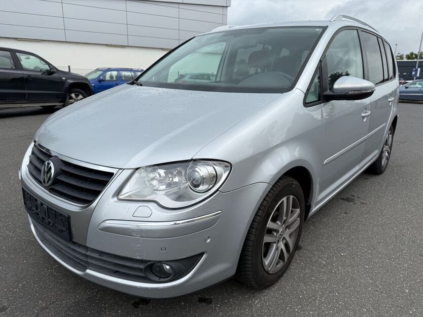 VW Touran 106.673 km 4.990 € Weilerswist 53919