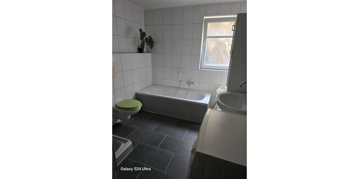 Etagenwohnung Troisdorf - 1 Zimmer, 65 m&sup2;, 950&euro; | Angebot:26453845