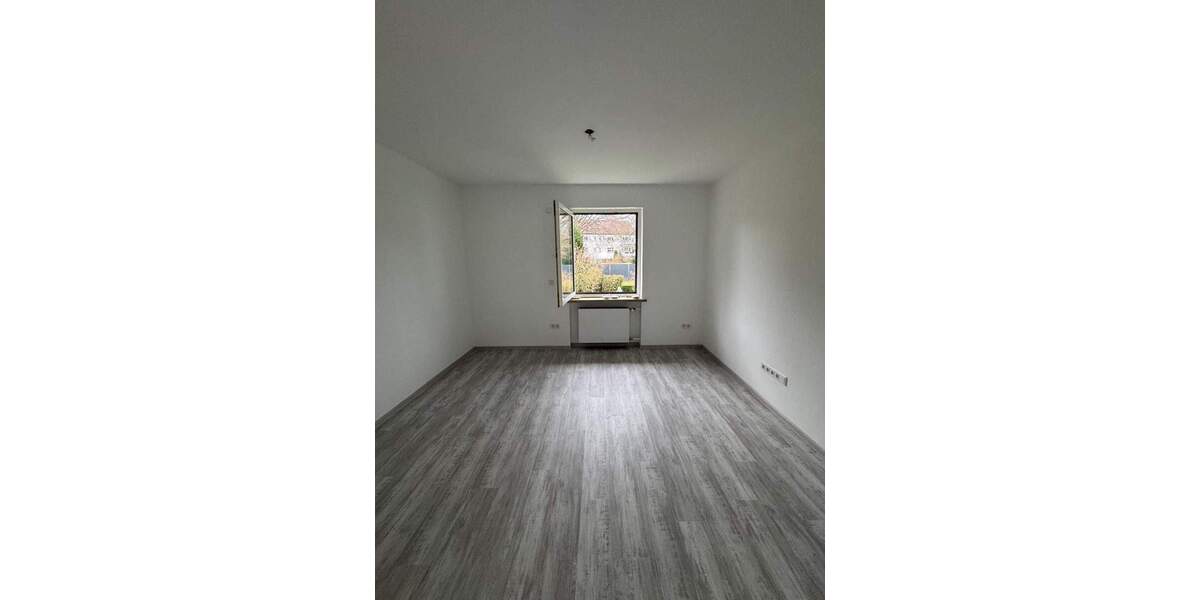 Etagenwohnung Siegburg Dreesch - 2 Zimmer, 80 m&sup2;, 1.100&euro; | Angebot:24155580