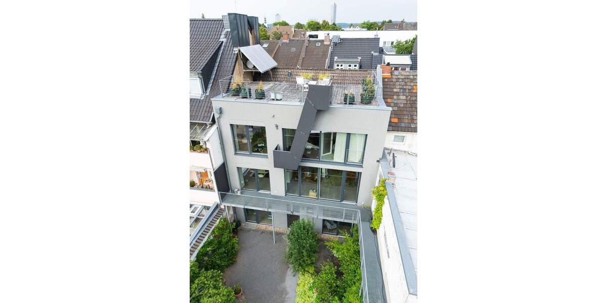 grosszügiges, nachhaltig kernsaniertes Stadthaus, zentral, grün, ruhig 7 zimmer