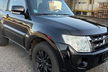 Mitsubishi Pajero 249.500 km 12.950 &euro; Bornheim 53332