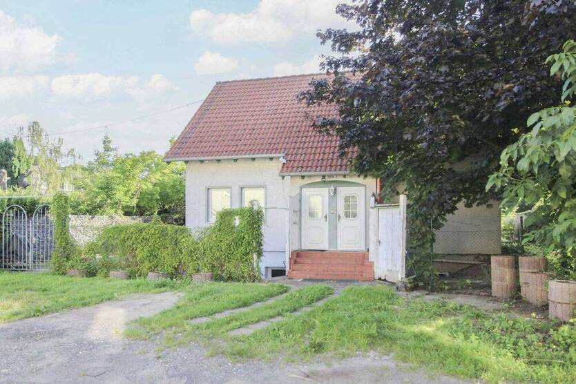 Schönes Ein- Zweifamilienhaus in Bonn-Schwarzrheindorf - Ideal für Eigennutzer und Anleger 5 zimmer