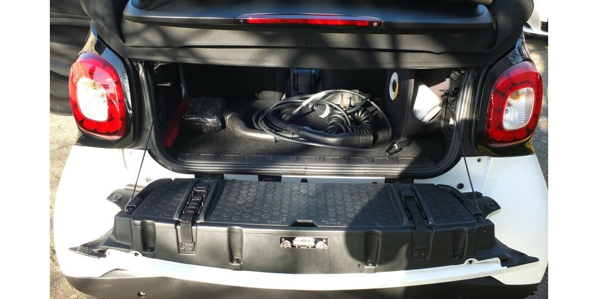 Smart ForTwo electric drive EQ PASSION KLIMAAUTOM SITZHE 35.255 km 10.804 &euro; Köln 50858