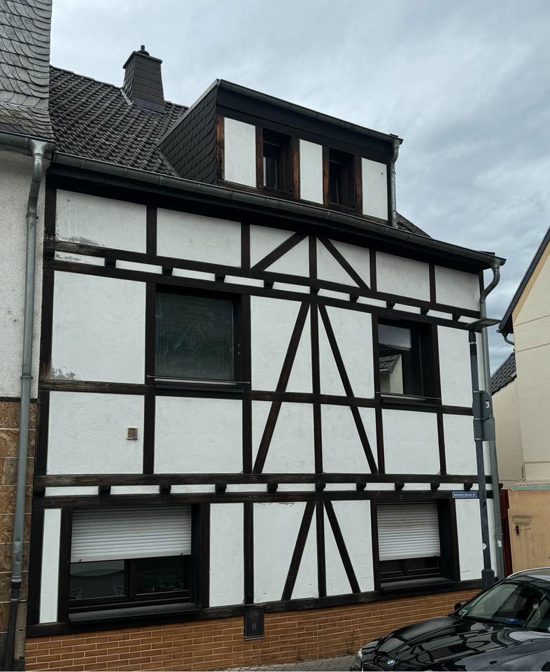 Einfamilienhaus mit Dachterrasse und Garage zu Vermieten